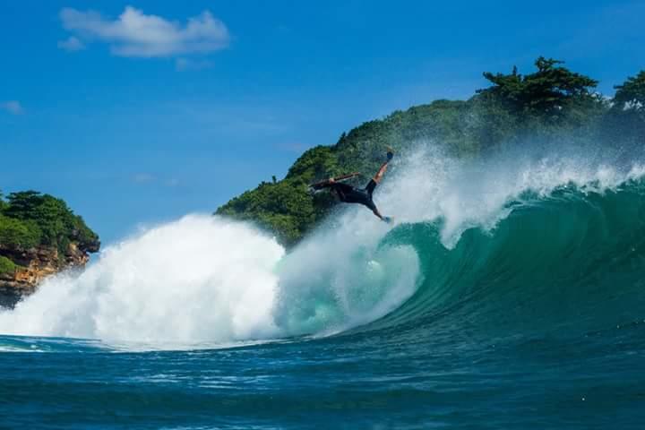 Arrys Watukarung Surfcamp Hotel Kalak Eksteriør billede